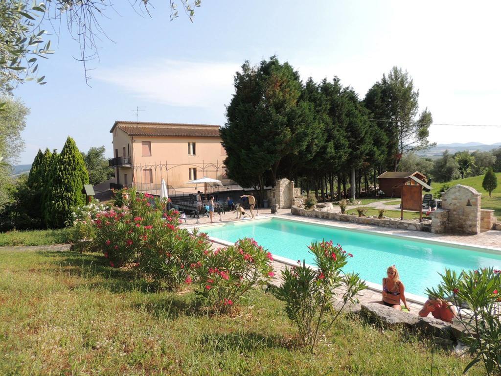 Вілла Agriturismo Poponi Тоді Екстер'єр фото